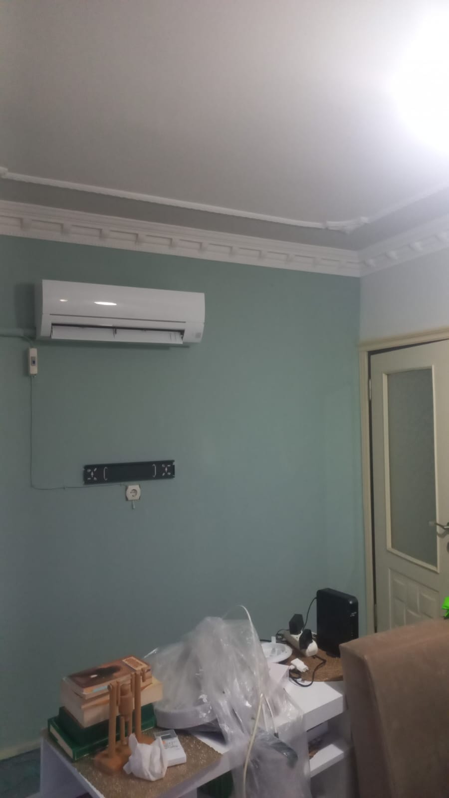 Geniş Salon Katmanlı Asma Tavan & Spotlar